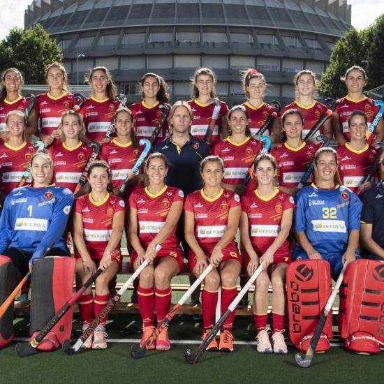 Entrevistamos a Esther Morencos, preparadora física de la selección femenina de hockey.